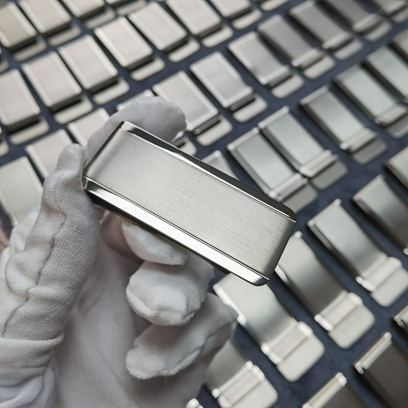 ソリッドチタンマネークリップ財布クレジットカードホルダー男性 - Wallet Slim Titanium のレビューと価格